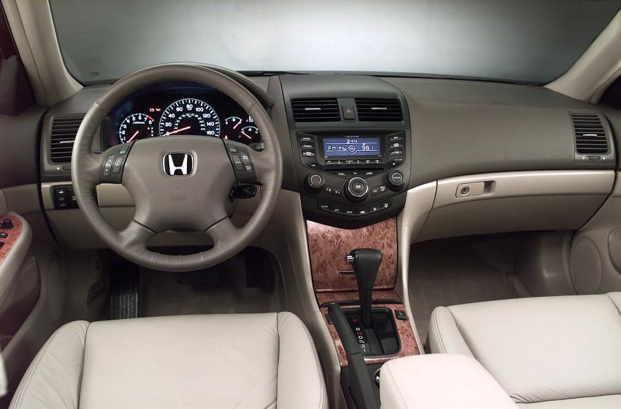  Honda Accord 2003 года  (US) (фото 41 из 43)